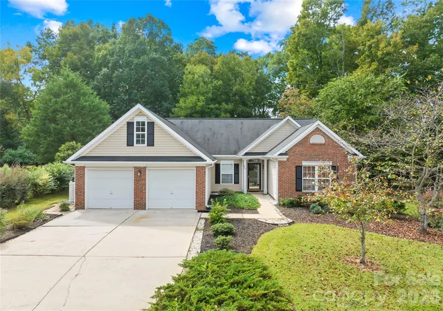 Photo 1 of Single family home for sale at 9521 Foggy Meadow Rd, Charlotte, NC 28269 | MLS# 4432947 | Listing updated on 2026-10-10