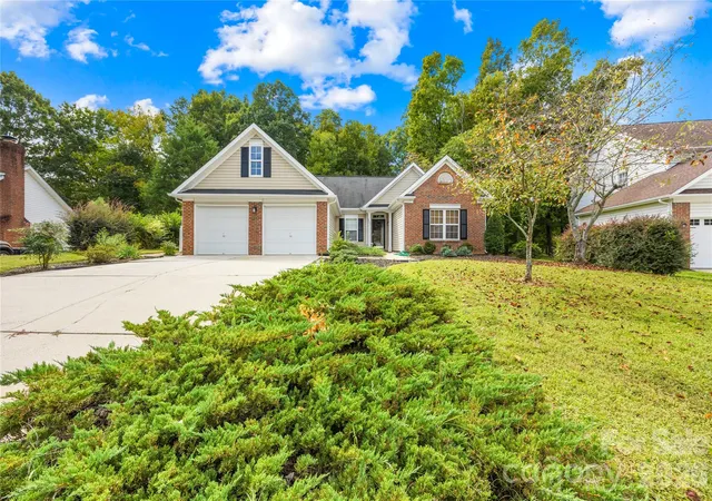 Photo 1 of Single family home for sale at 9521 Foggy Meadow Rd, Charlotte, NC 28269 | MLS# 4432947 | Listing updated on 2026-10-10