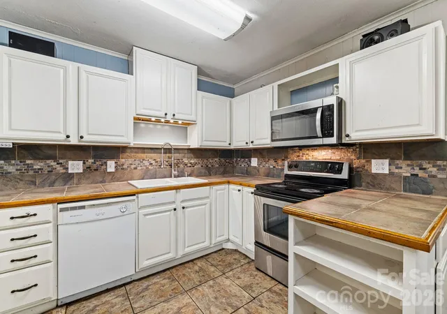 Photo 3 of Single family home for sale at 103 Early Deitz Rd, Sylva, NC 28779 | MLS# 4432954 | Listing updated on 2026-10-11