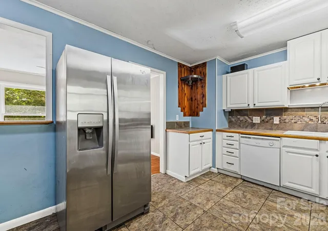 Photo 4 of Single family home for sale at 103 Early Deitz Rd, Sylva, NC 28779 | MLS# 4432954 | Listing updated on 2026-10-11