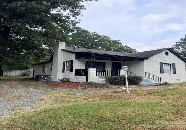 Photo 1 of Single family home for sale at 3724 Alabama Ave, Charlotte, NC 28216 | MLS# 4432959 | Listing updated on 2026-10-08