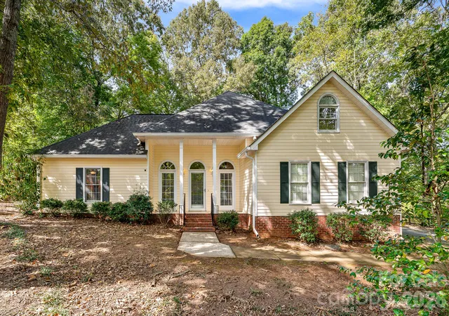 Photo 1 of Single family home for sale at 8311 Poplar Grv Cir, Waxhaw, NC 28173 | MLS# 4432960 | Listing updated on 2026-10-10