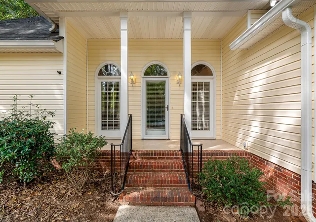 Photo 2 of Single family home for sale at 8311 Poplar Grv Cir, Waxhaw, NC 28173 | MLS# 4432960 | Listing updated on 2026-10-10