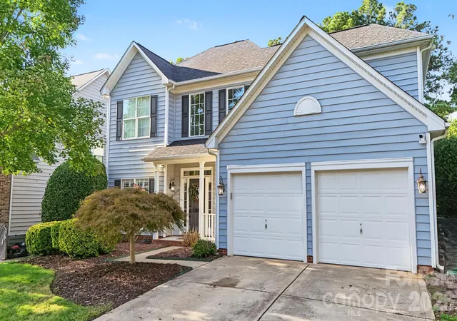 Photo 1 of Single family home for sale at 12605 Kemerton Ln, Huntersville, NC 28078 | MLS# 4432972 | Listing updated on 2026-10-10