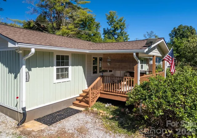 Photo 2 of Single family home for sale at 115 Rolling Hills Dr, Franklin, NC 28734 | MLS# 4432979 | Listing updated on 2026-10-08