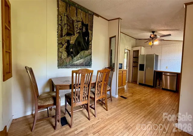 Photo 3 of Single family home for sale at 898 Rock Crk Rd, Burnsville, NC 28714 | MLS# 4432985 | Listing updated on 2026-10-10
