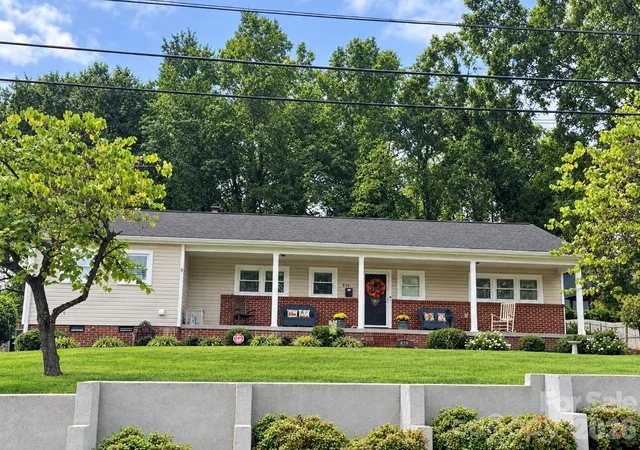 Photo 1 of Single family home for sale at 839 W Garrison Blvd, Gastonia, NC 28052 | MLS# 4432993 | Listing updated on 2026-10-09