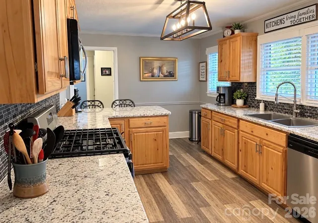 Photo 2 of Single family home for sale at 839 W Garrison Blvd, Gastonia, NC 28052 | MLS# 4432993 | Listing updated on 2026-10-09