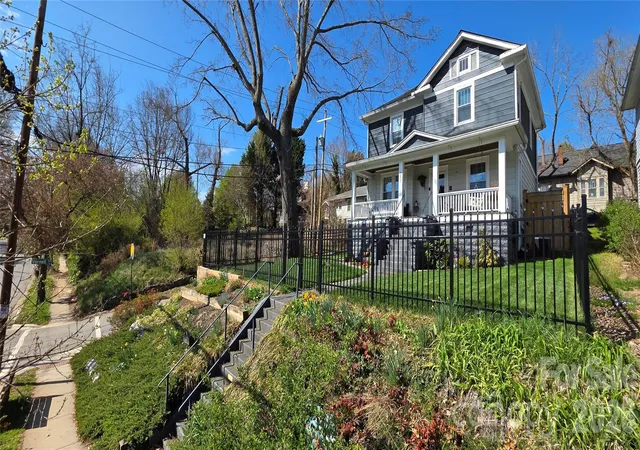 Photo 1 of Single family home for sale at 257 S French Broad Ave, Asheville, NC 28801 | MLS# 4433023 | Listing updated on 2026-10-09