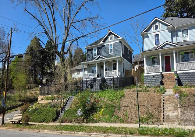 Photo 3 of Single family home for sale at 257 S French Broad Ave, Asheville, NC 28801 | MLS# 4433023 | Listing updated on 2026-10-09
