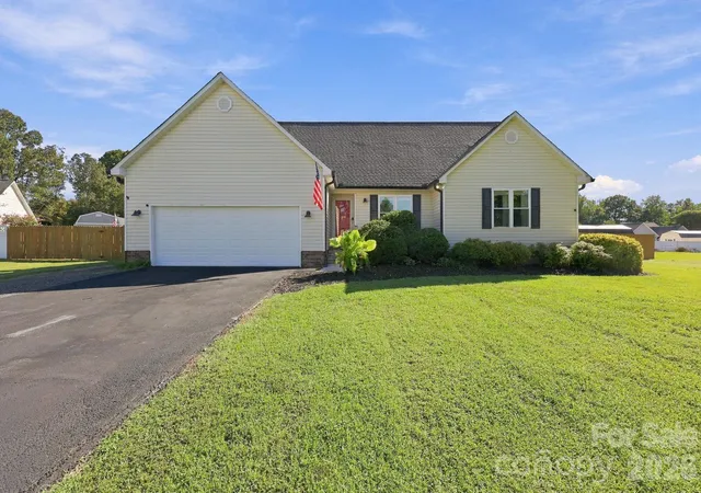 Photo 1 of Single family home for sale at 245 Castle Keep Rd, Salisbury, NC 28146 | MLS# 4433031 | Listing updated on 2026-10-09