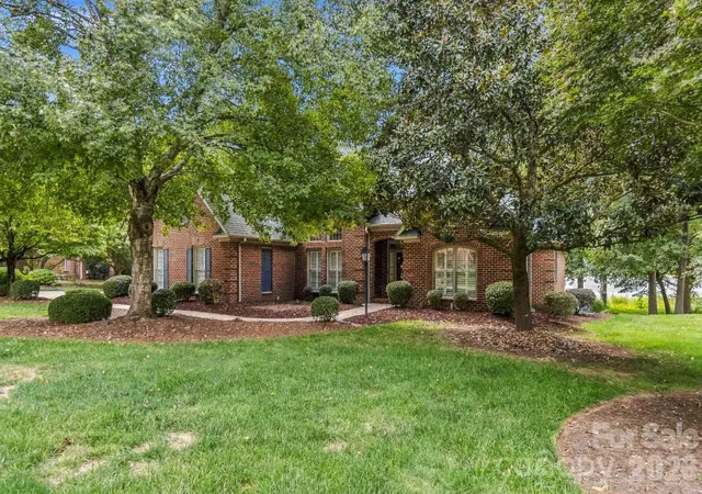 Photo 3 of Single family home for sale at 1106 Westlake Dr, Kannapolis, NC 28081 | MLS# 4433032 | Listing updated on 2026-10-11