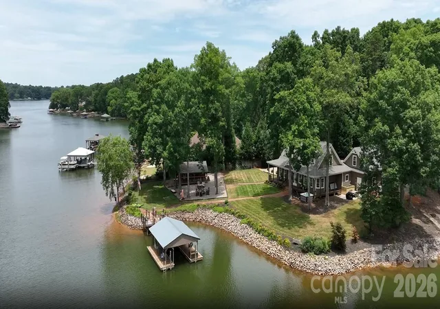 Photo 1 of Single family home for sale at 114 Kilkee Ln, Mooresville, NC 28117 | MLS# 4433034 | Listing updated on 2026-10-10