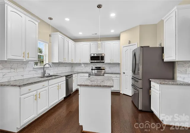 Photo 3 of Single family home for sale at 11019 Woods Cor Ct, Charlotte, NC 28277 | MLS# 4433037 | Listing updated on 2026-10-09