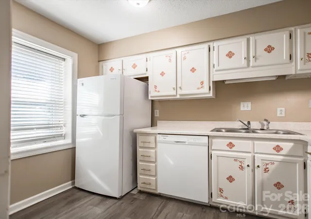 Photo 3 of Townhouse for sale at 2705 N Center St, Hickory, NC 28601 | MLS# 4433040 | Listing updated on 2026-10-10