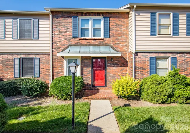 Photo 1 of Townhouse for sale at 2705 N Center St, Hickory, NC 28601 | MLS# 4433040 | Listing updated on 2026-10-10