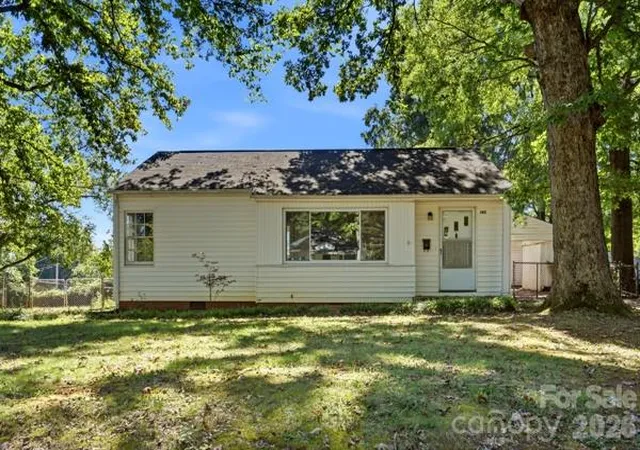Single family home for sale at 1411 Reid St, Statesville, NC 28677 | MLS# 4433041