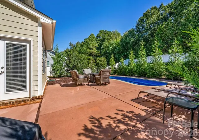 Photo 3 of Single family home for sale at 7810 Grv Hall Ave, Mint Hill, NC 28227 | MLS# 4433043 | Listing updated on 2026-10-22
