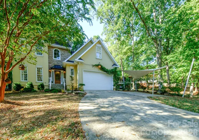 Photo 1 of Single family home for sale at 9330 Valley Rd, Charlotte, NC 28270 | MLS# 4433044 | Listing updated on 2026-10-23