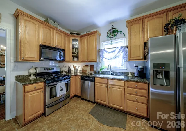 Photo 4 of Single family home for sale at 9330 Valley Rd, Charlotte, NC 28270 | MLS# 4433044 | Listing updated on 2026-10-10
