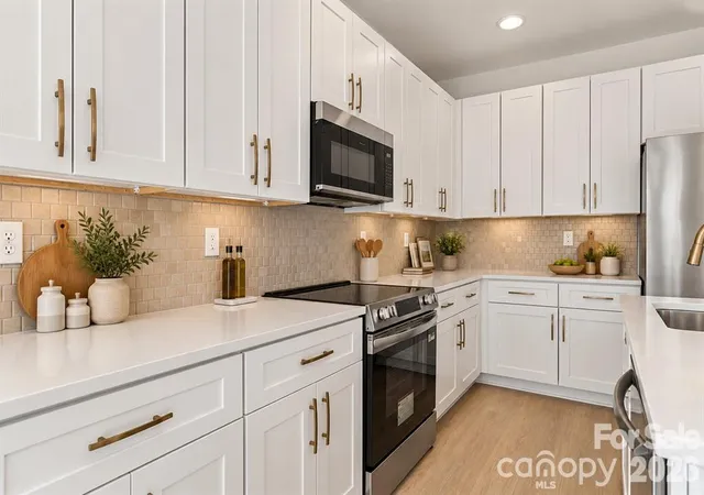 Photo 3 of Single family home for sale at 6408 Rockwell Church Rd, Charlotte, NC 28269 | MLS# 4433051 | Listing updated on 2026-10-30