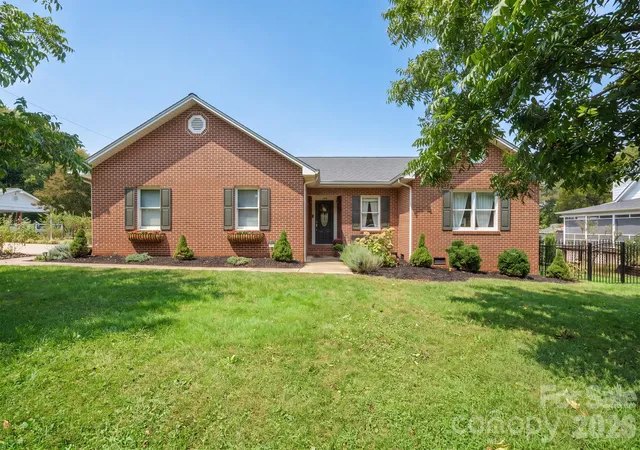 Photo 1 of Single family home for sale at 107 Powe St, Morganton, NC 28655 | MLS# 4433055 | Listing updated on 2026-10-10