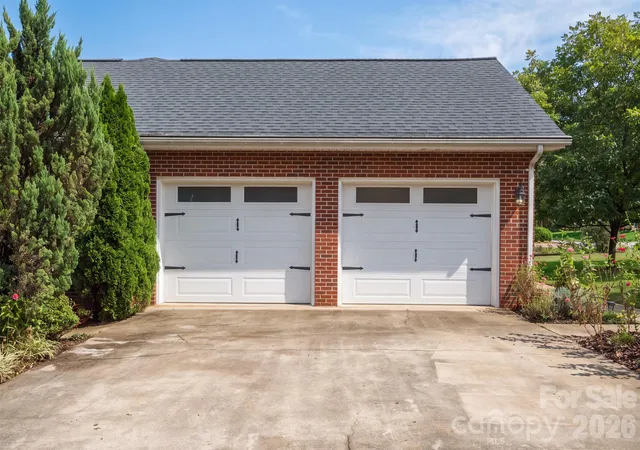 Photo 3 of Single family home for sale at 107 Powe St, Morganton, NC 28655 | MLS# 4433055 | Listing updated on 2026-10-10