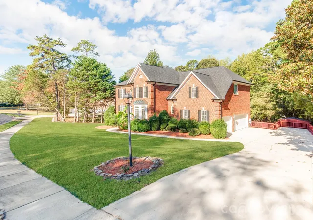 Photo 1 of Single family home for sale at 2910 Providence View Ln, Charlotte, NC 28270 | MLS# 4433056 | Listing updated on 2026-10-10