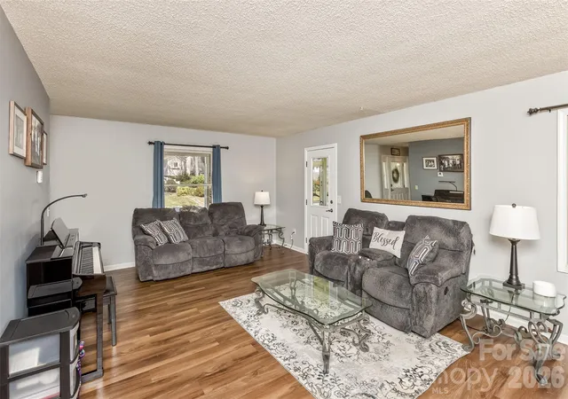 Photo 1 of Single family home for sale at 2911 Middleton Pl #32, Hendersonville, NC 28791 | MLS# 4433070 | Listing updated on 2026-10-28