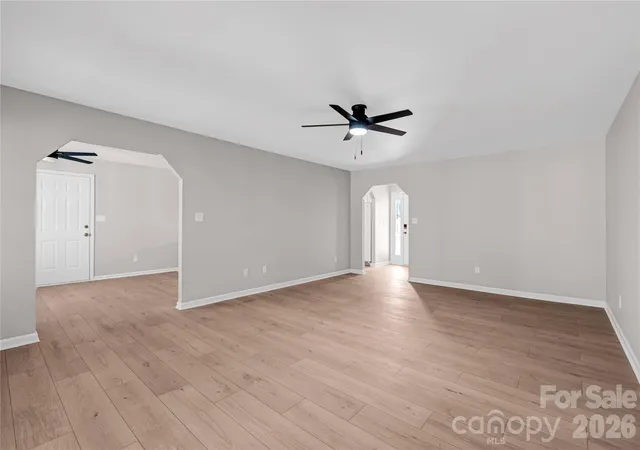 Photo 4 of Single family home for sale at 2065 Gary Ln, Hickory, NC 28602 | MLS# 4433074 | Listing updated on 2026-10-10