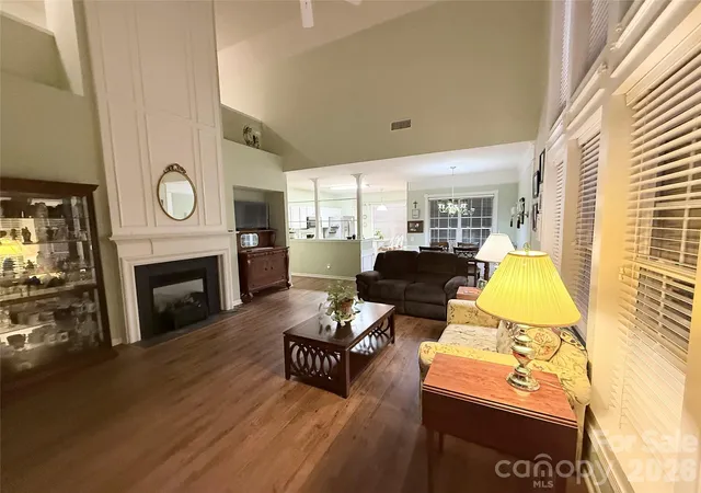 Photo 1 of Single family home for sale at 6606 Warbler Wood Ct, Charlotte, NC 28269 | MLS# 4433082 | Listing updated on 2026-10-10