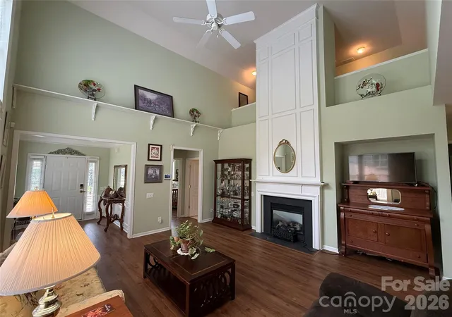 Photo 3 of Single family home for sale at 6606 Warbler Wood Ct, Charlotte, NC 28269 | MLS# 4433082 | Listing updated on 2026-10-10