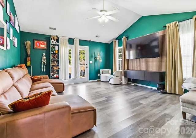 Photo 4 of Single family home for sale at 4226 Red Shed Ln, Charlotte, NC 28269 | MLS# 4433091 | Listing updated on 2026-10-10