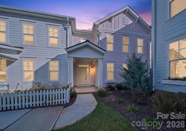 Photo 1 of Townhouse for sale at 270 Gilead Rd, Huntersville, NC 28078 | MLS# 4433092 | Listing updated on 2026-10-09
