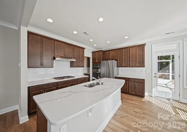 Photo 3 of Townhouse for sale at 270 Gilead Rd, Huntersville, NC 28078 | MLS# 4433092 | Listing updated on 2026-10-10