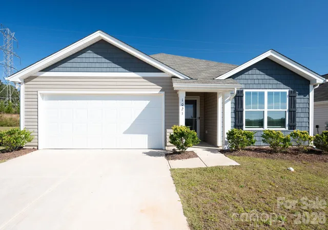Photo 1 of Single family home for sale at 1021 Foxberry Ln, Maiden, NC 28650 | MLS# 4433101 | Listing updated on 2026-10-09
