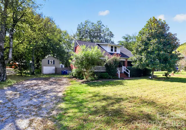 Photo 3 of Single family home for sale at 8512 E Franklin St, Mount Pleasant, NC 28124 | MLS# 4433102 | Listing updated on 2026-10-10