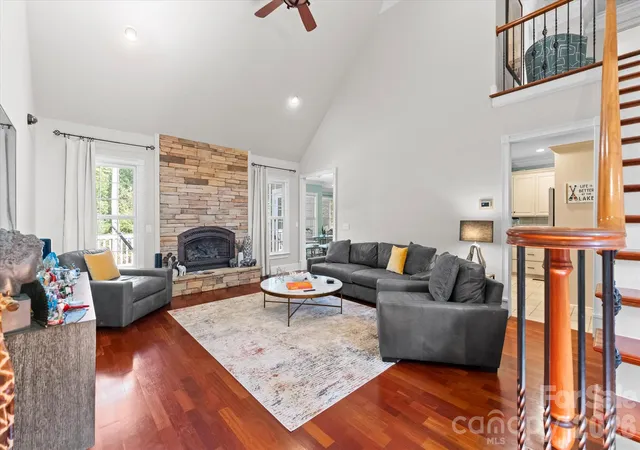 Photo 3 of Mansion for sale at 4552 Sawgrass Ct, Denver, NC 28037 | MLS# 4433105 | Listing updated on 2026-10-09