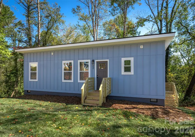 Photo 1 of Single family home for sale at 22 Crestfield Ave, Asheville, NC 28804 | MLS# 4433109 | Listing updated on 2026-10-09