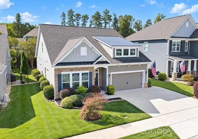 Photo 2 of Single family home for sale at 133 Tomahawk Dr, Mooresville, NC 28117 | MLS# 4433110 | Listing updated on 2026-10-10