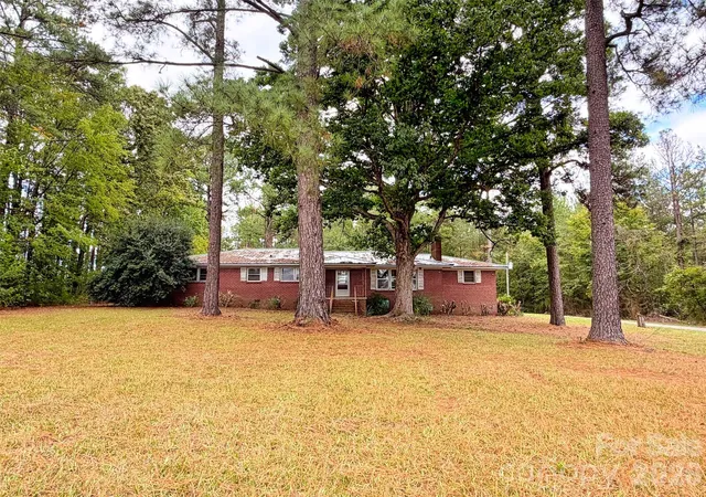 Photo 2 of Single family home for sale at 4027 Great Fls Hwy, Richburg, SC 29729 | MLS# 4433119 | Listing updated on 2026-10-14