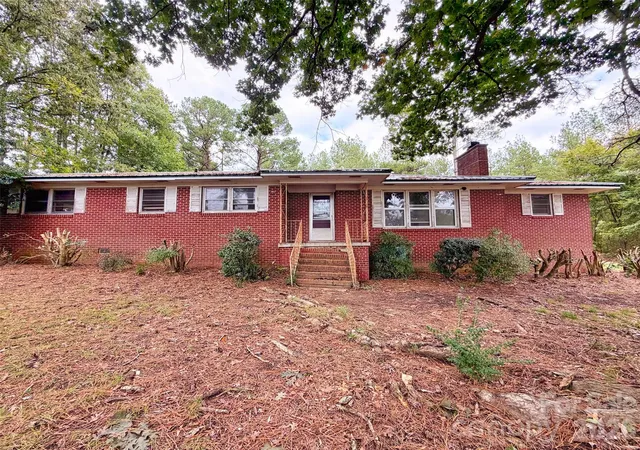 Photo 3 of Single family home for sale at 4027 Great Fls Hwy, Richburg, SC 29729 | MLS# 4433119 | Listing updated on 2026-10-14