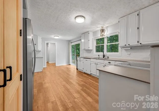 Photo 4 of Single family home for sale at 94 W Ridge Rd, Mars Hill, NC 28754 | MLS# 4433127 | Listing updated on 2026-10-10