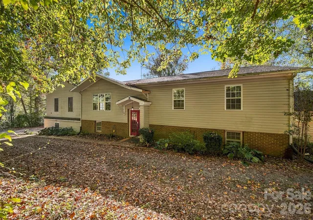 Photo 1 of Single family home for sale at 183 Falls Ave, Granite Falls, NC 28630 | MLS# 4433129 | Listing updated on 2026-10-21