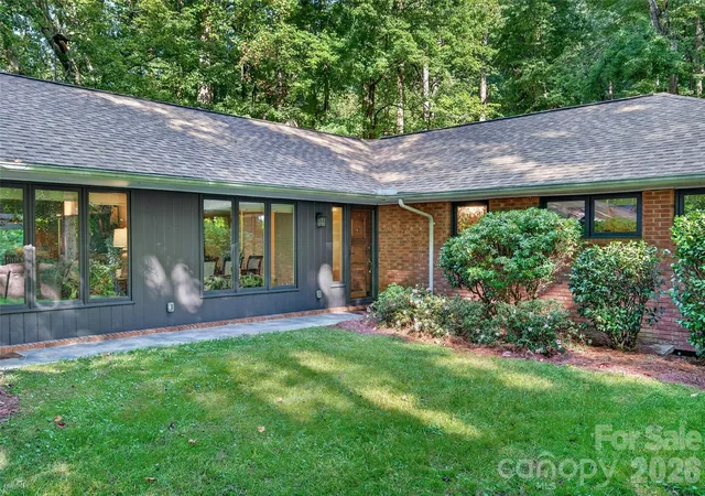 Photo 3 of Single family home for sale at 459 Forest Hts Dr, Marion, NC 28752 | MLS# 4433130 | Listing updated on 2026-10-11