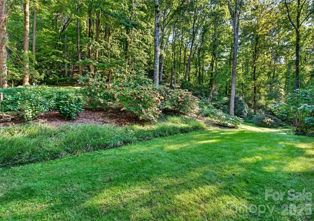 Photo 4 of Single family home for sale at 459 Forest Hts Dr, Marion, NC 28752 | MLS# 4433130 | Listing updated on 2026-10-11