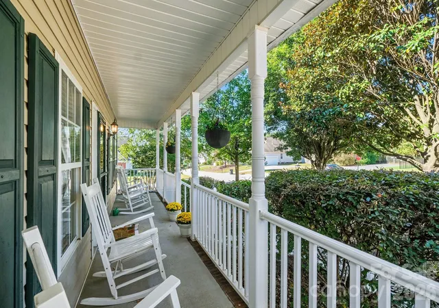 Photo 2 of Single family home for sale at 2795 Is Point Dr NW, Concord, NC 28027 | MLS# 4433139 | Listing updated on 2026-10-10