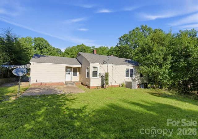 Photo 3 of Single family home for sale at 111 Whitener Ave, Spartanburg, SC 29306 | MLS# 4433142 | Listing updated on 2026-10-09