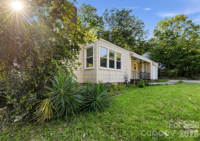 Photo 4 of Single family home for sale at 111 Whitener Ave, Spartanburg, SC 29306 | MLS# 4433142 | Listing updated on 2026-10-09