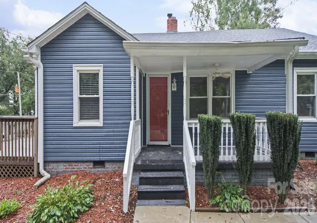 Photo 2 of Single family home for sale at 1207 W 4th Avenue, Gastonia, NC 28052 | MLS# 4433154 | Listing updated on 2026-10-10